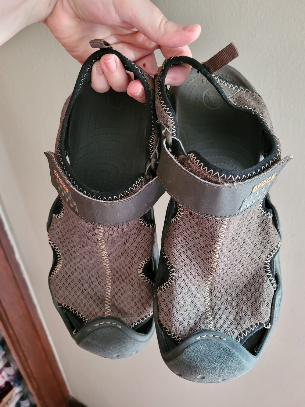 CROCS Brown Mesh Closed-Toe Sport Sandals
